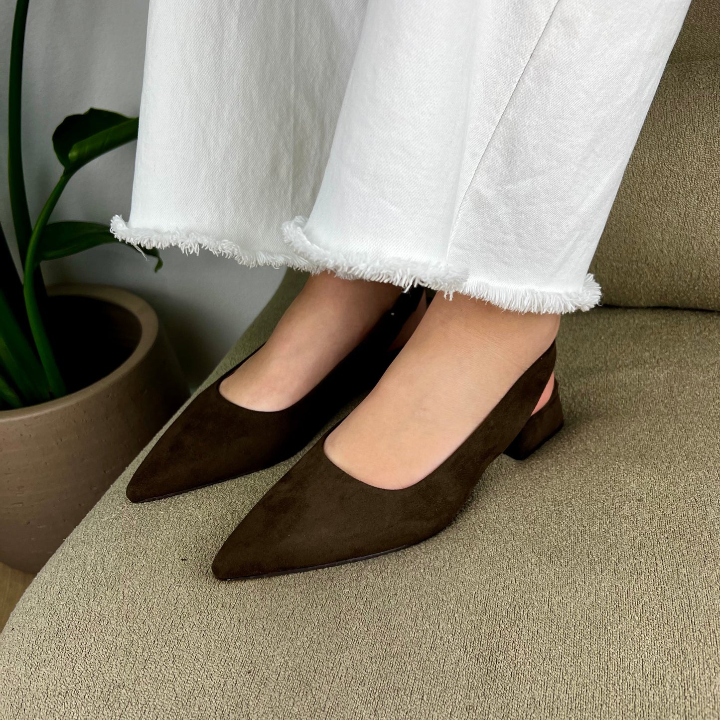 Sapato Slingback com salto - Castanho