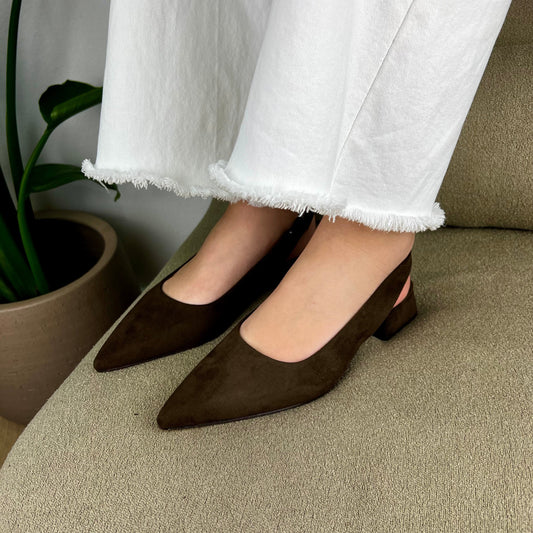 Sapato Slingback com salto - Castanho
