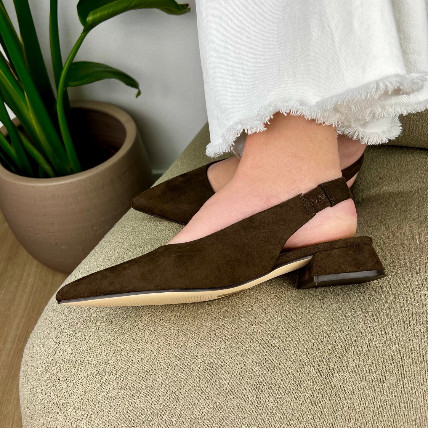Sapato Slingback com salto - Castanho