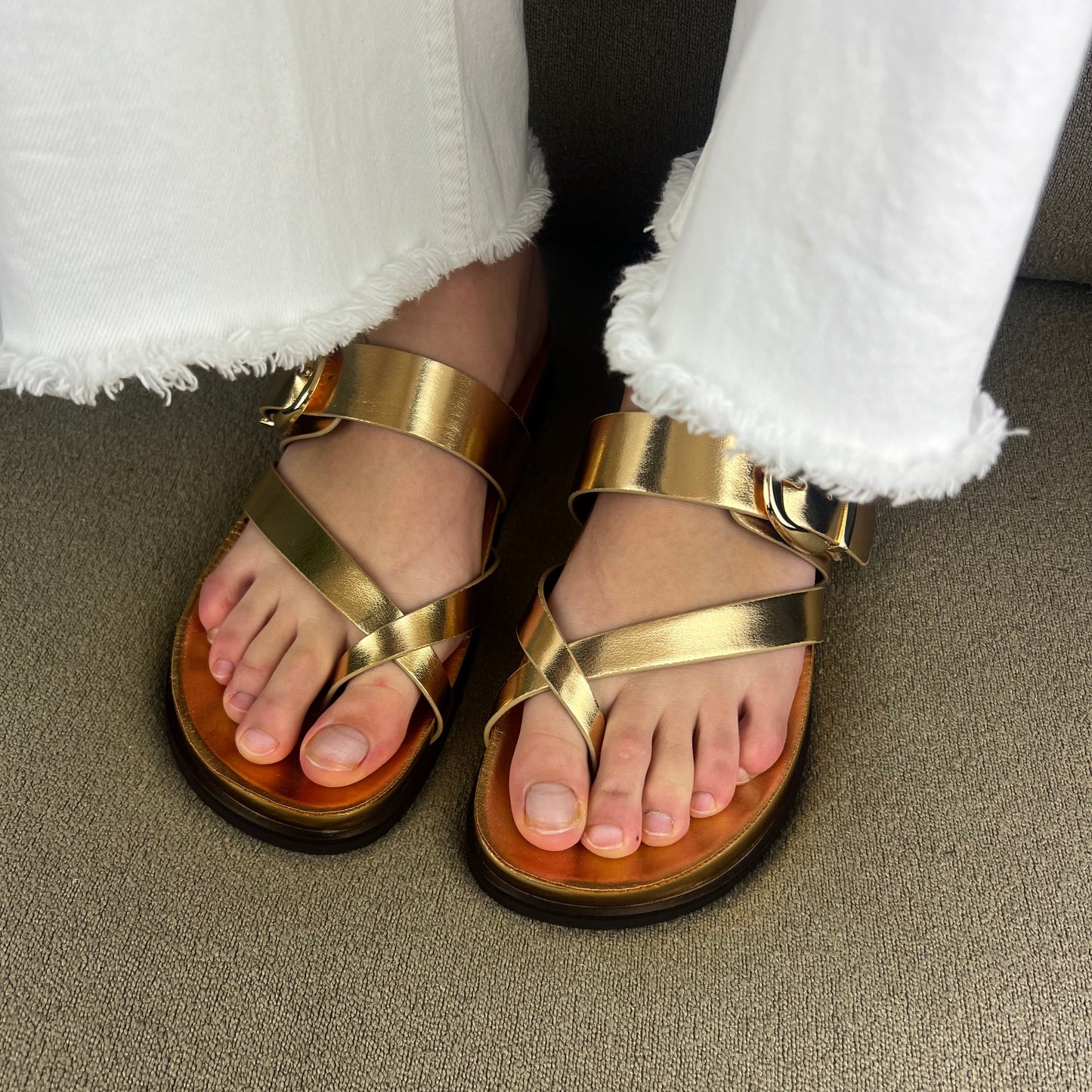 Sandália com fivela - Dourado