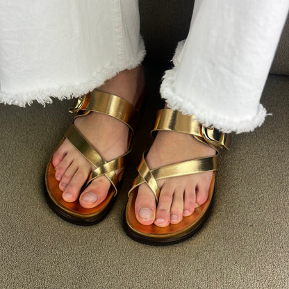 Sandália com fivela - Dourado